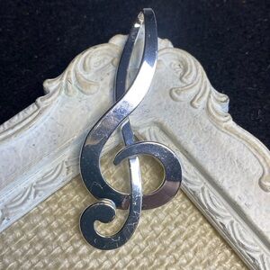 BEST Brand Vintage Silvertone Treble Clef Brooch